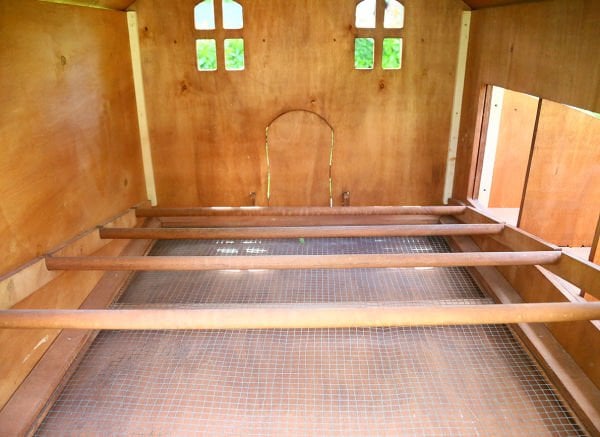 Ahşap Tavuk Kümesi