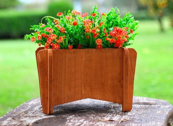 “MANDU” Ahşap Balkon Saksı (çiçeklik)