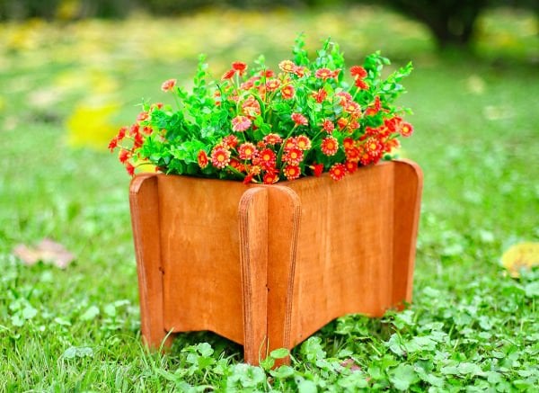 “MANDU” Ahşap Balkon Saksı (çiçeklik)