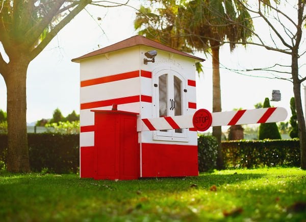 MANDU Bariyerli Ahşap Güvenlik Kulübesi (Bekçi Kulübesi)