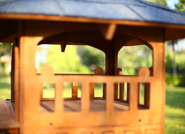 “MANDU” Ahşap 4 Katlı Teraslı Kedi Evi (Tırmalama + Mama Kaplı)