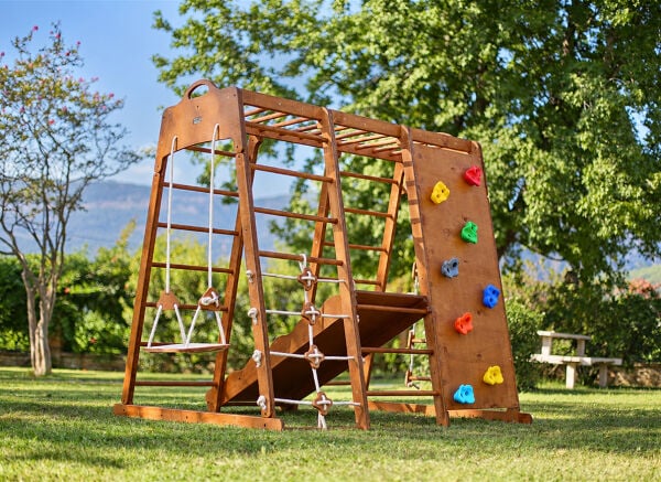 MANDU Ahşap Çocuk Oyun Parkı – Kaydıraklı Salıncaklı, Tırmanma Duvarı, Halat Merdiven ve İsveç Merdivenli Pikler Seti