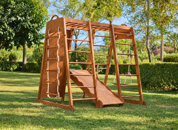 MANDU Ahşap Çocuk Oyun Parkı – Kaydıraklı Salıncaklı, Tırmanma Duvarı, Halat Merdiven ve İsveç Merdivenli Pikler Seti