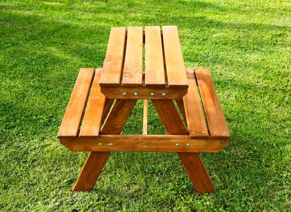 MANDU Ahşap Çocuk Piknik Masası (FINDIK RENGİ)